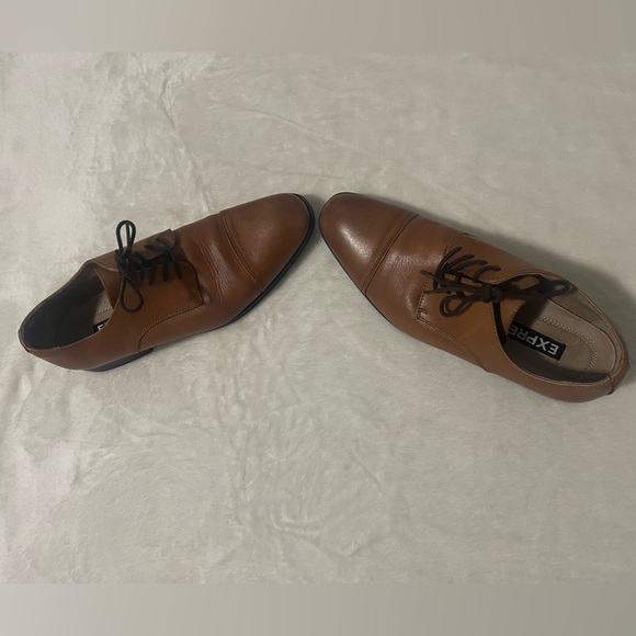 Express brown dress shoe size 10 - Picture 2 of 5